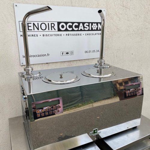 Machine à chocolat ChocoHot Two 2021 – Fontaine et couleuse pour une fonte et un service optimal du chocolat. Idéale pour enrobage et présentation. Disponible en excellent état chez LENOIR Occasion.