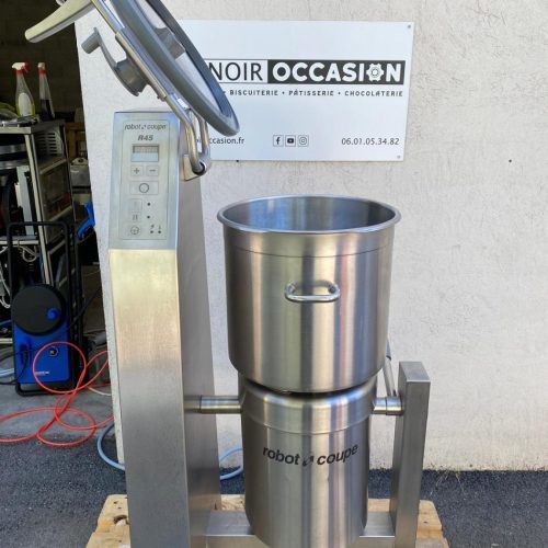 Robot Coupe R 45 2014 occasion – Robot culinaire professionnel d'occasion, idéal pour hacher, trancher et râper dans les ateliers de restauration.