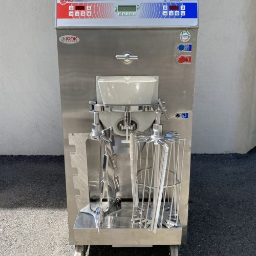 rittico 610 Executive de 2011, machine professionnelle pour la fabrication de glace artisanale, cuve de 10L et un panneau de commande facile à utiliser.